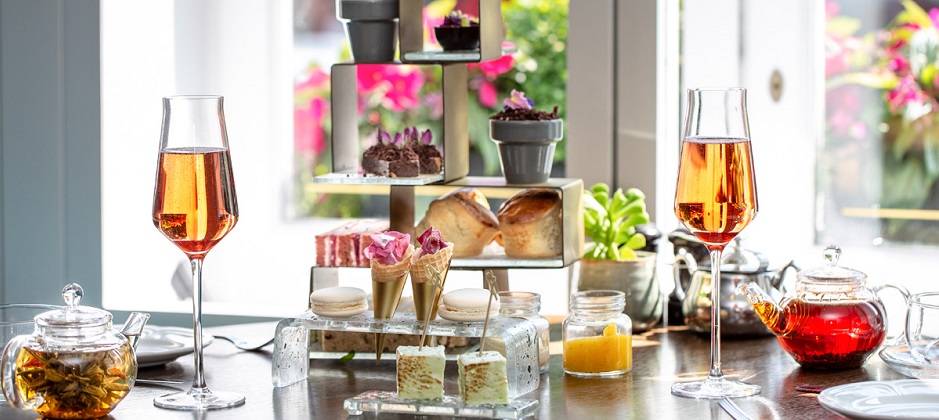 Belle reviews the London Marriott Hotel Park Lane's ‘Botanical Afternoon Tea’ experience